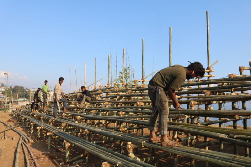 इलाम गोल्डकपका लागि धमाधम अस्थायी प्यारापेट बन्दै